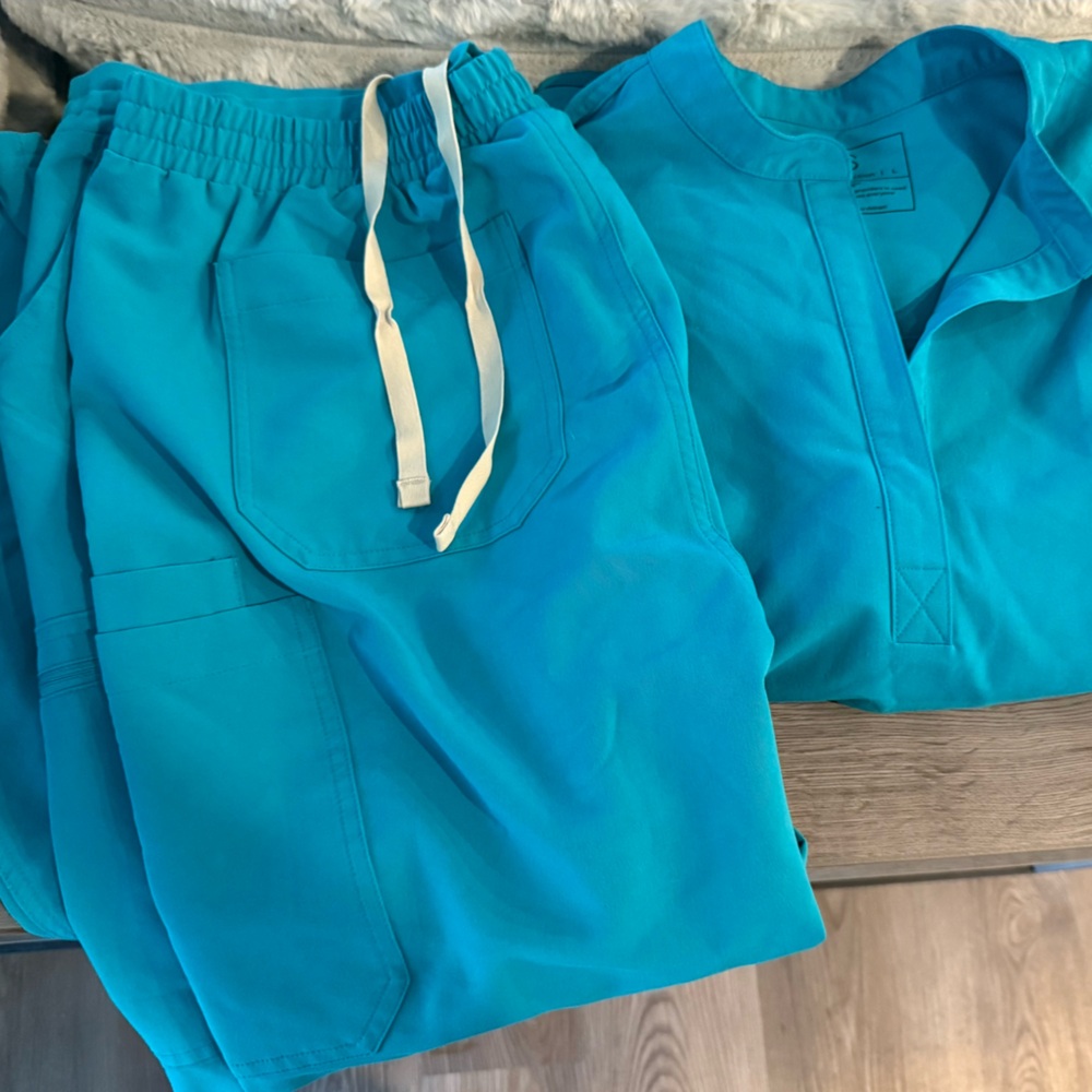 Teal Figs set - Large Rafaela top, XL Yola Skinny pants